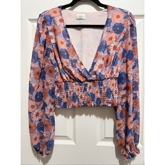 Aritzia Wilfred smocked v-neck blouse Medium - Picture 3 of 5